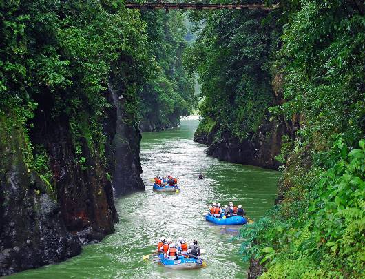 Costa Rica trips for singles